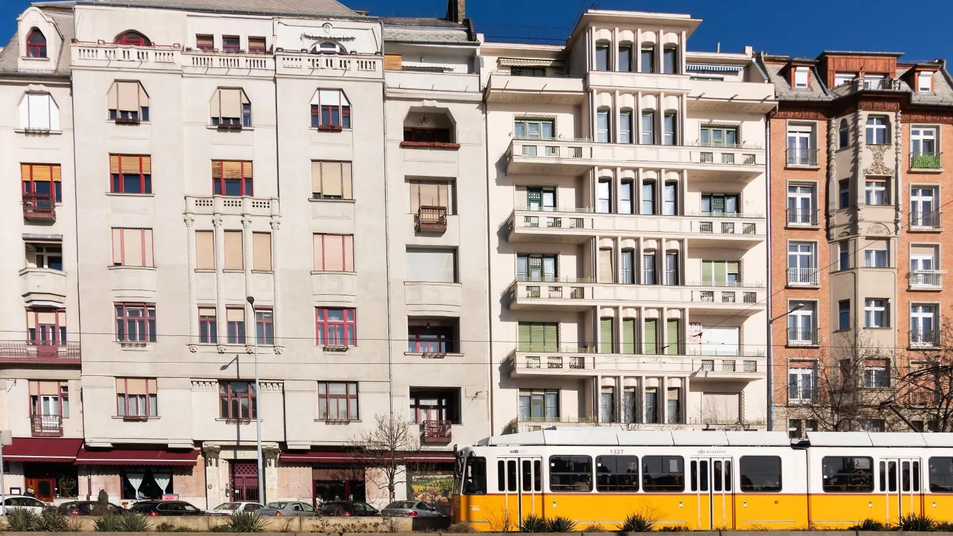 Orange Pearl Apartment 3 Rooms Next To Danube ブダペスト