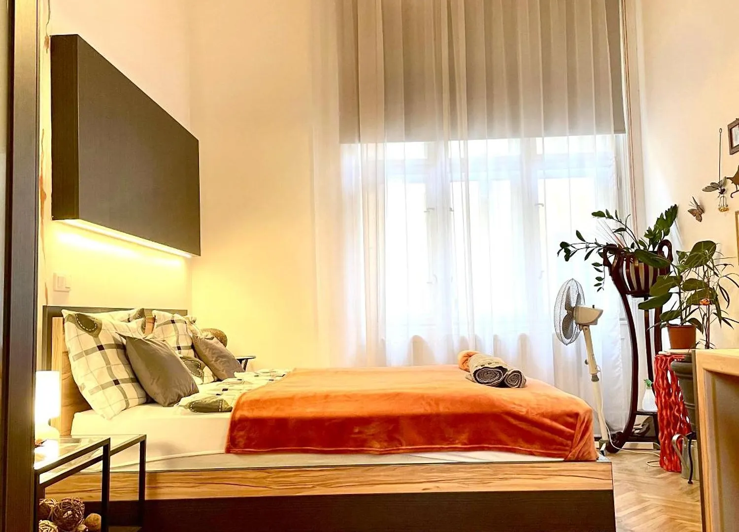 Orange Pearl Apartment 3 Rooms Next To Danube ブダペスト 0*,  ハンガリー