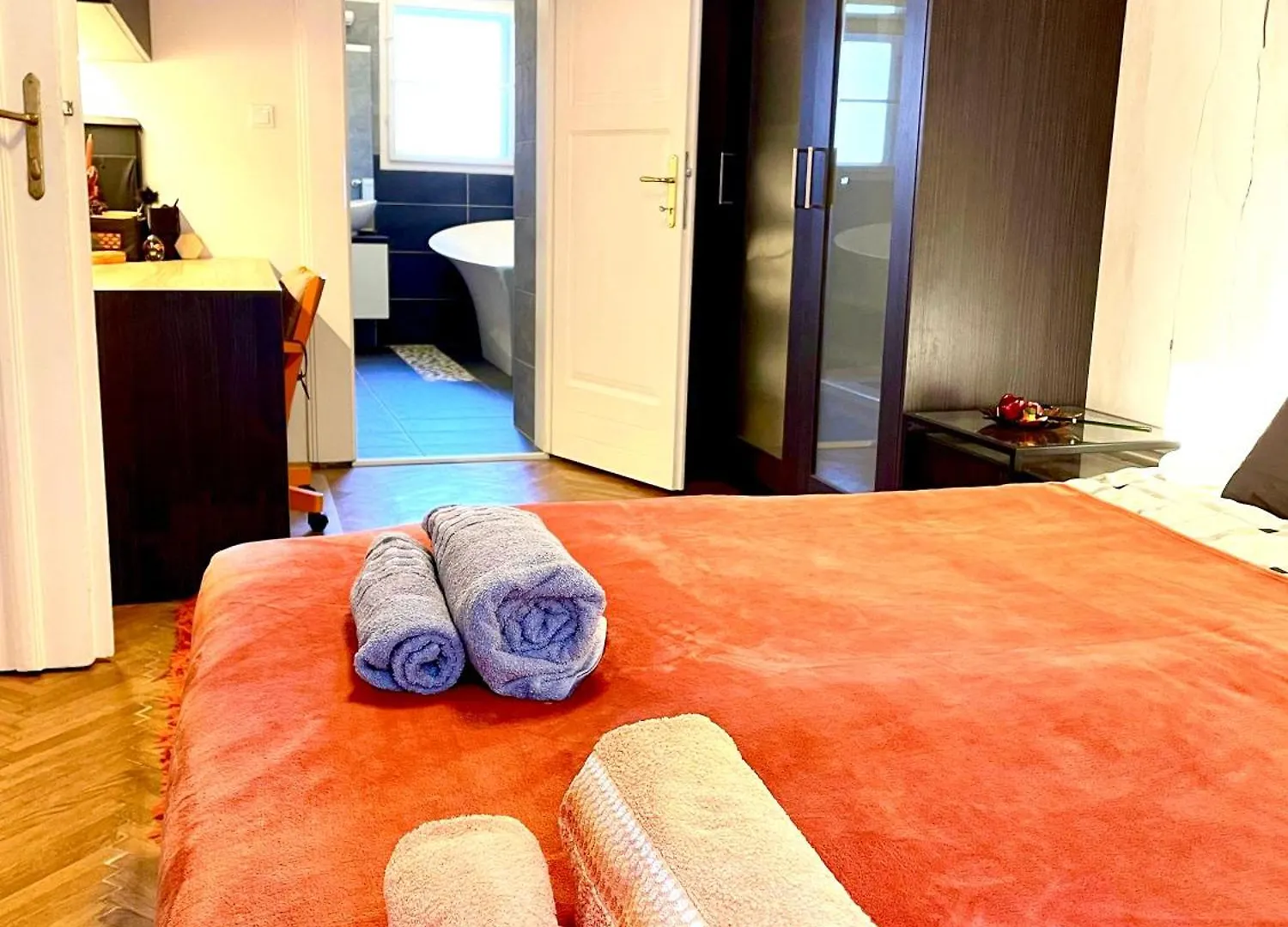 Orange Pearl Apartment 3 Rooms Next To Danube ブダペスト